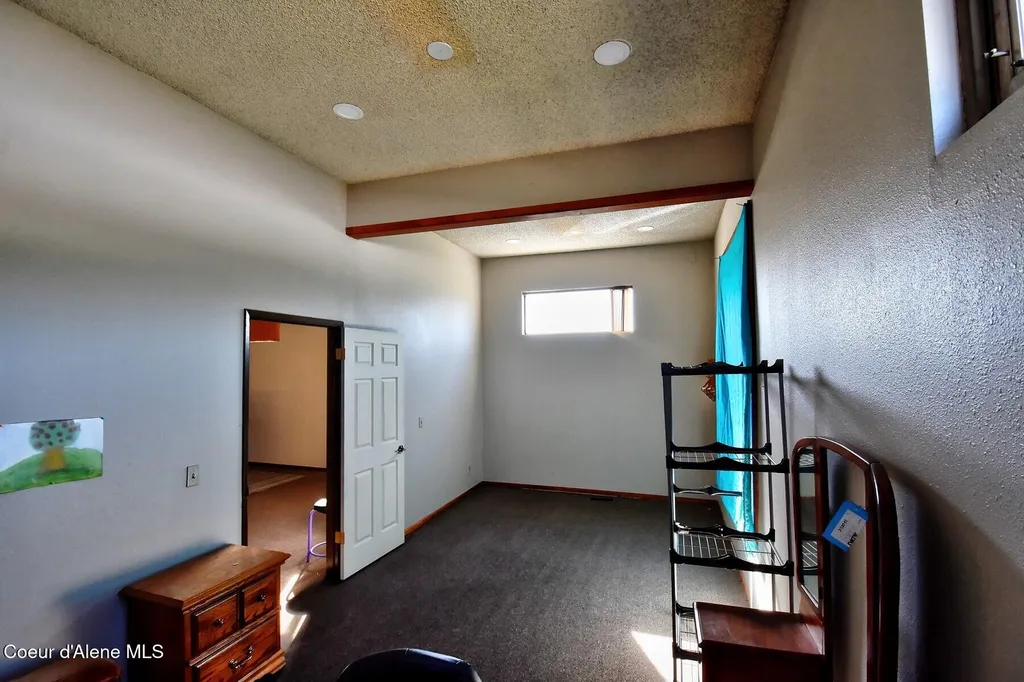 900 Kootenai Cutoff Road Ponderay ID 83852