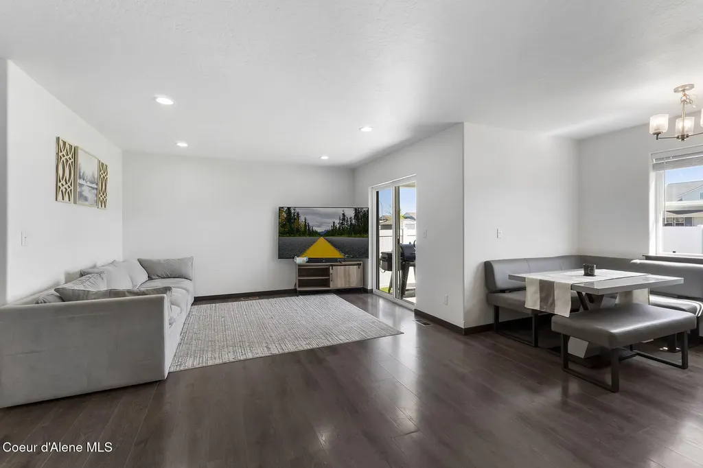 8848 N Mountainshire Road Post Falls ID 83854