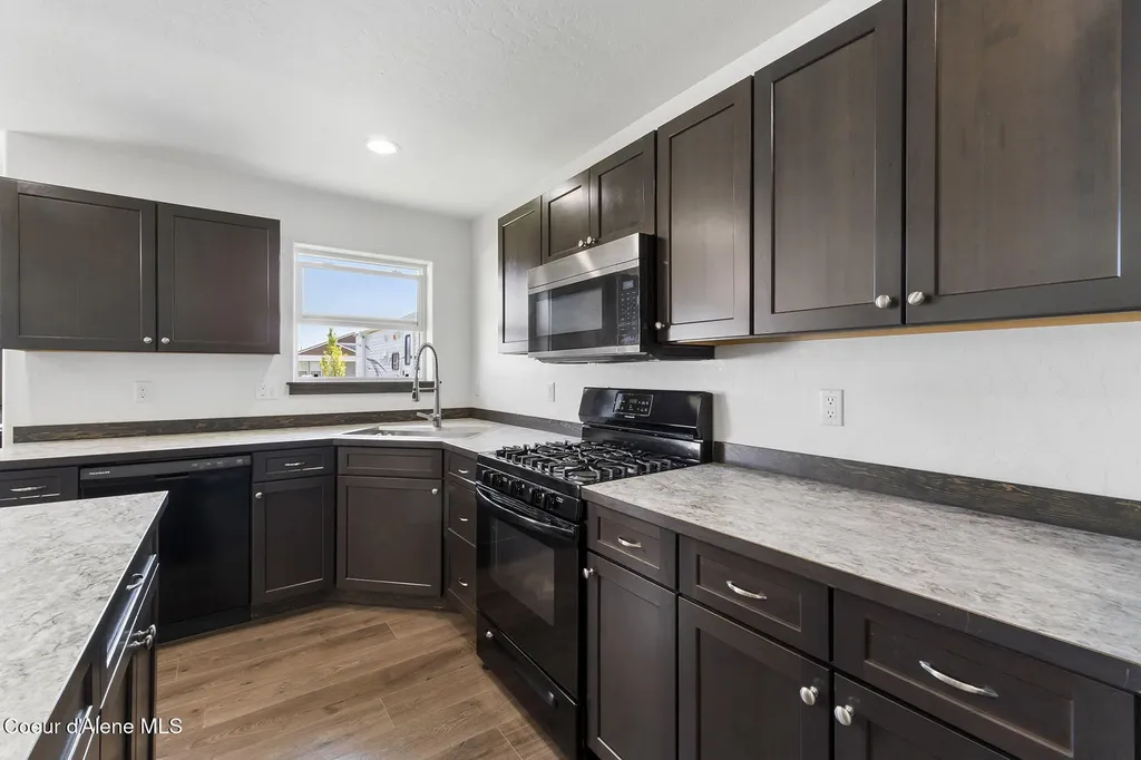 8848 N Mountainshire Road Post Falls ID 83854