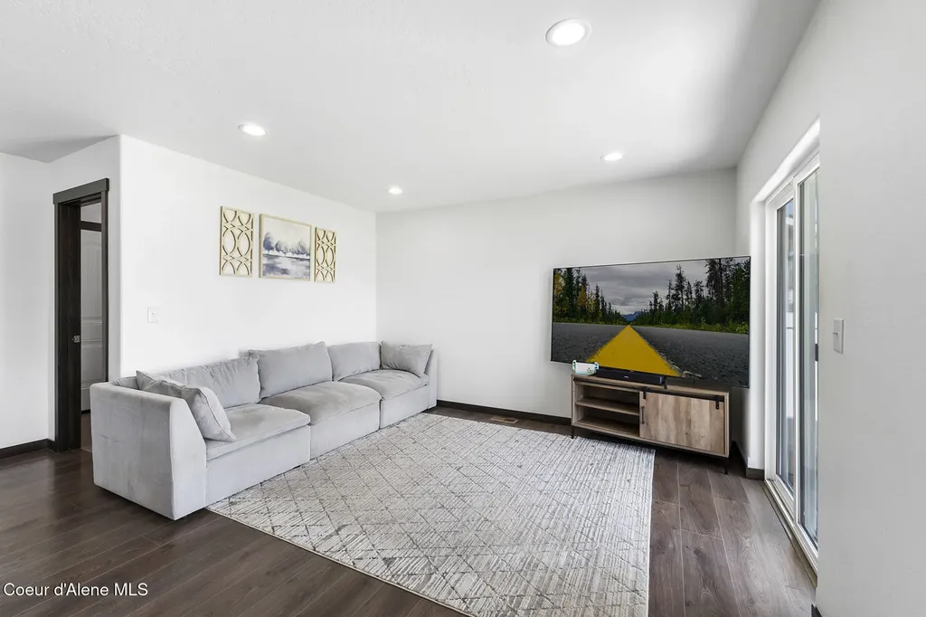 8848 N Mountainshire Road Post Falls ID 83854