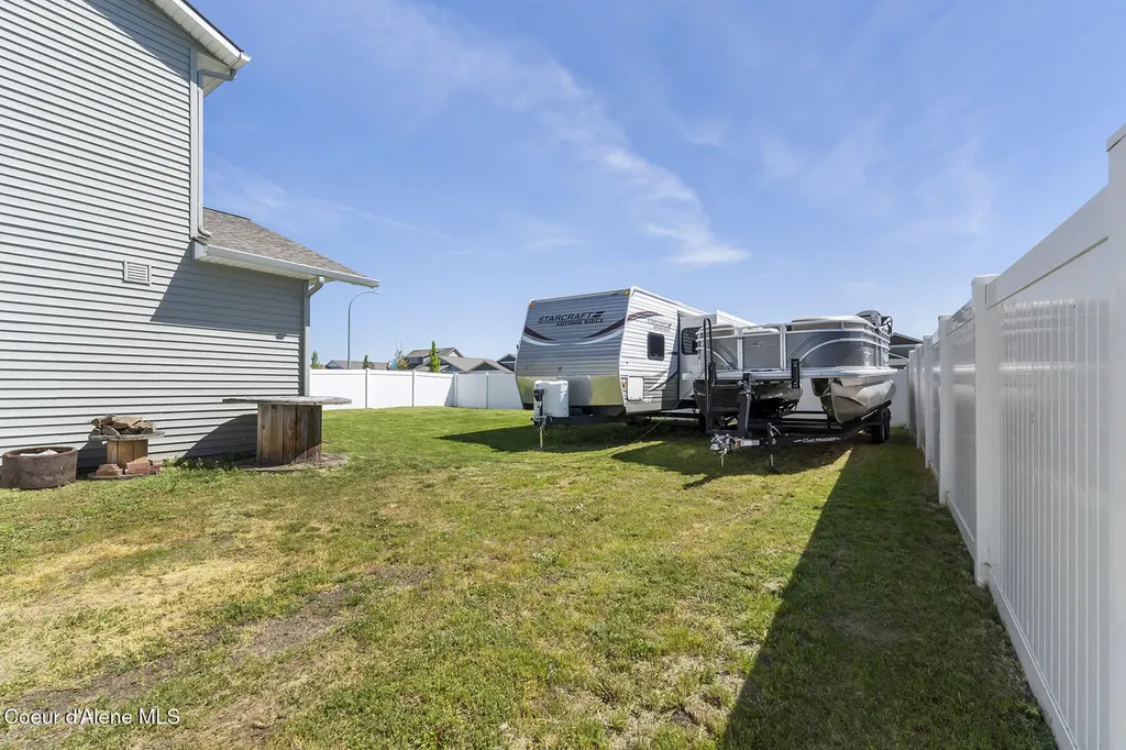 8848 N Mountainshire Road Post Falls ID 83854