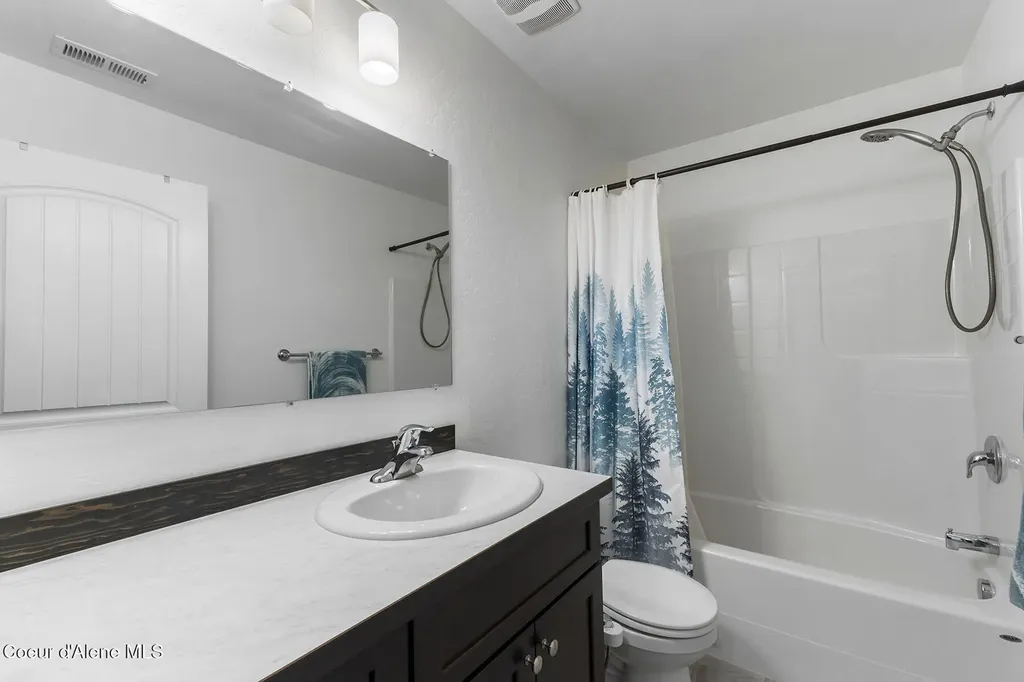 8848 N Mountainshire Road Post Falls ID 83854