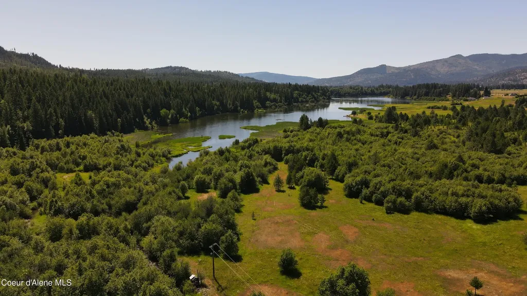 3216 Dufort Road Sagle ID 83860