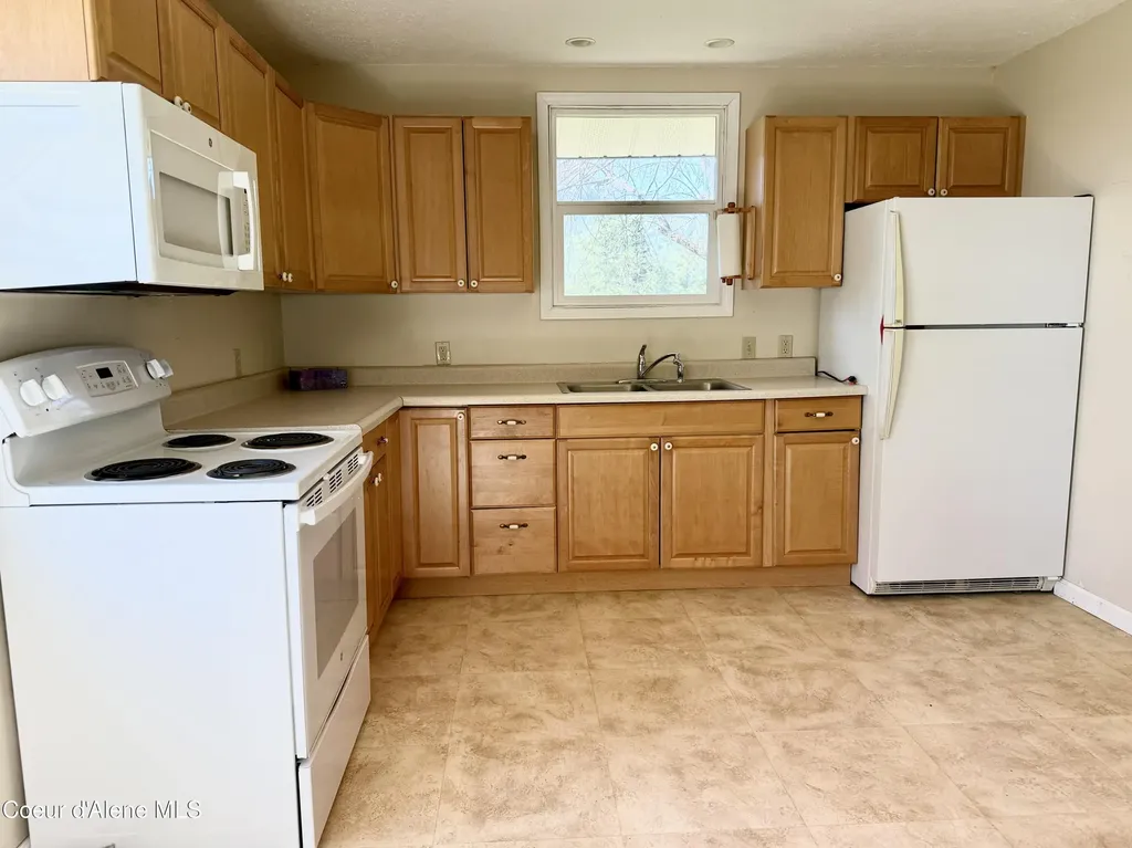3216 Dufort Road Sagle ID 83860