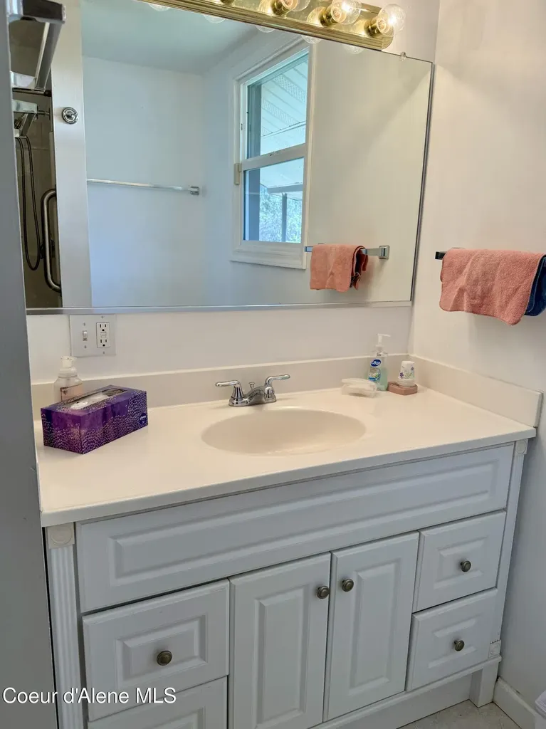 3216 Dufort Road Sagle ID 83860