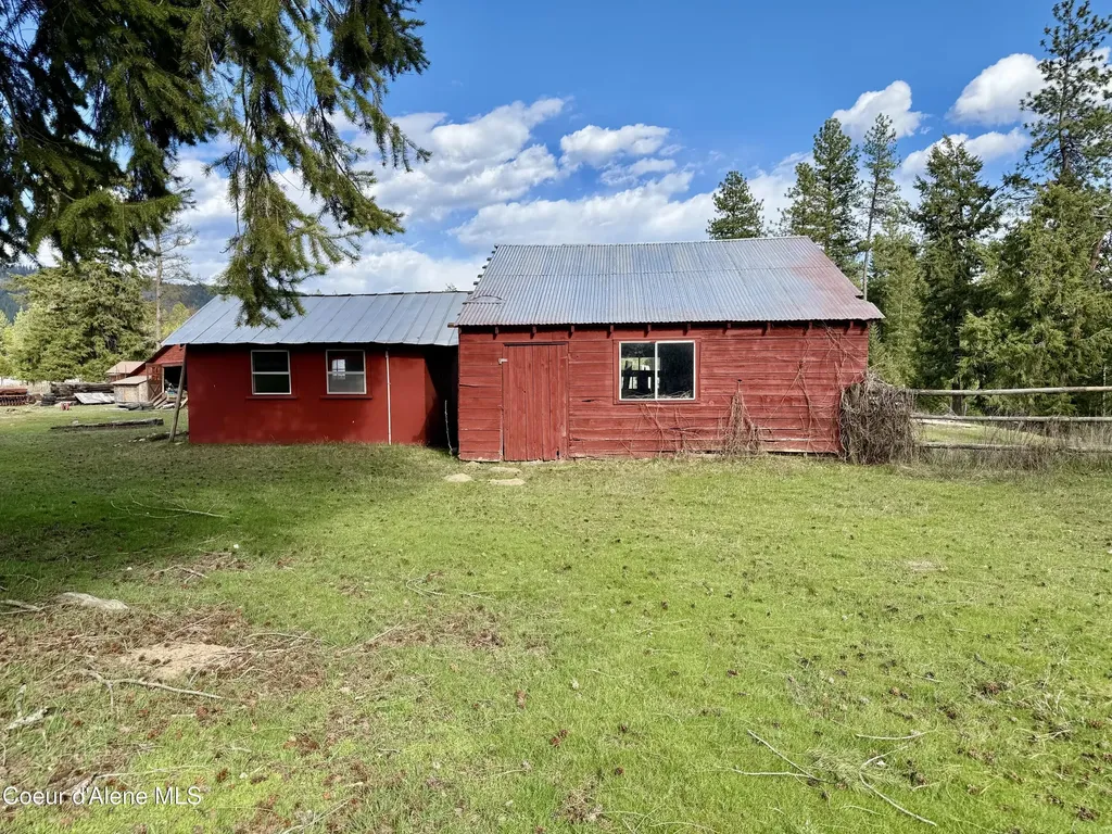3216 Dufort Road Sagle ID 83860
