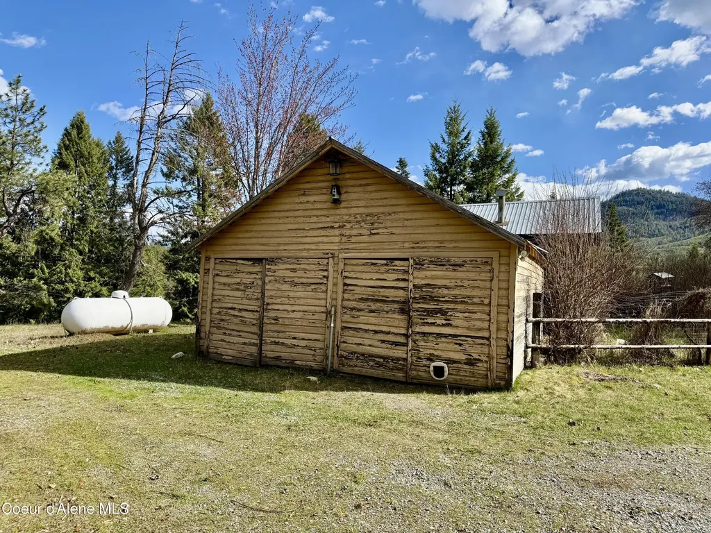 3216 Dufort Road Sagle ID 83860