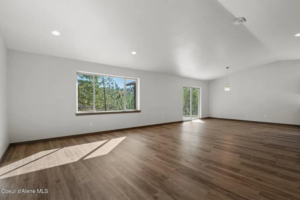4983 E Sarah Loop Athol ID 83801