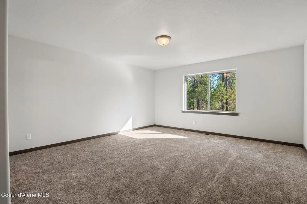 4983 E Sarah Loop Athol ID 83801
