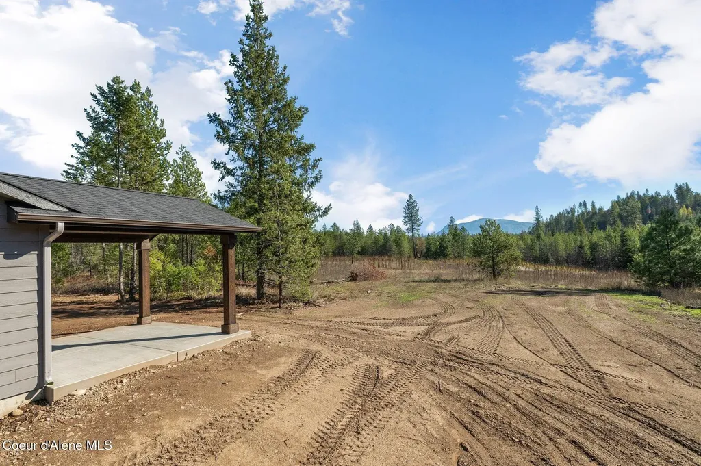 4983 E Sarah Loop Athol ID 83801