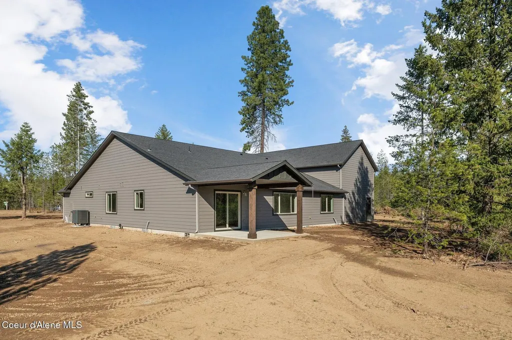 4983 E Sarah Loop Athol ID 83801