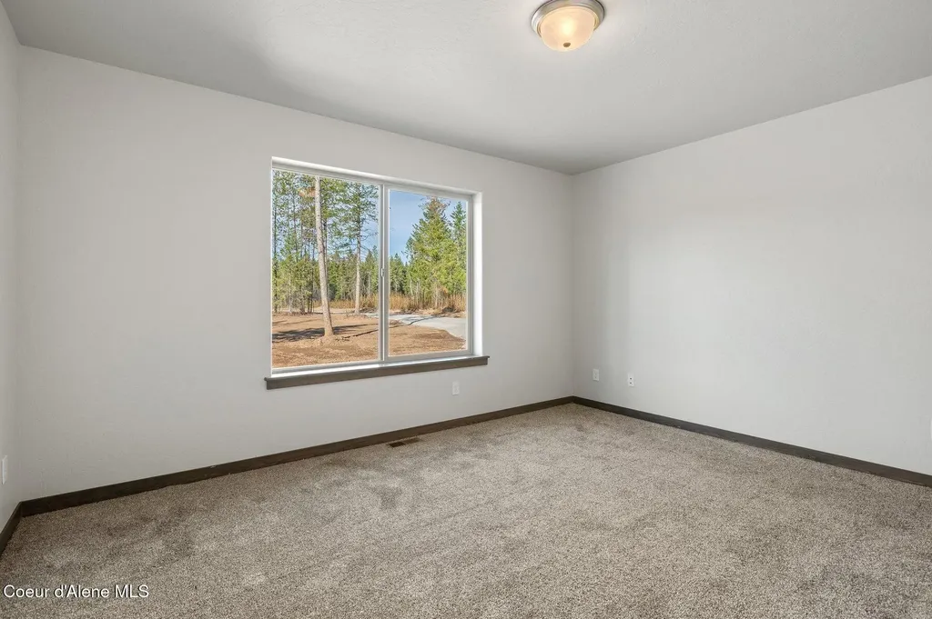 4983 E Sarah Loop Athol ID 83801