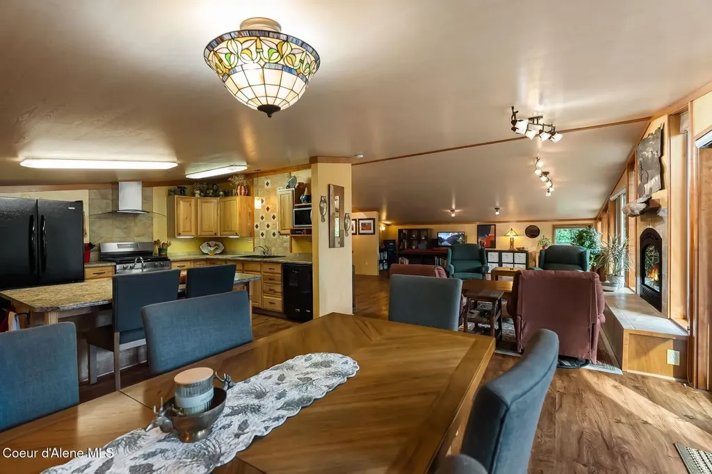 446 Hummingbird Drive Sandpoint ID 83864