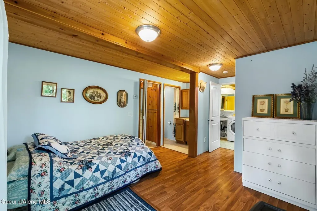 446 Hummingbird Drive Sandpoint ID 83864