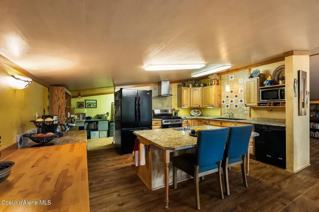 446 Hummingbird Drive Sandpoint ID 83864