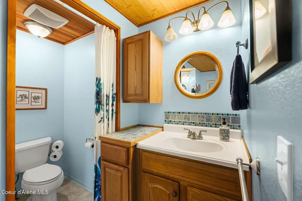 446 Hummingbird Drive Sandpoint ID 83864