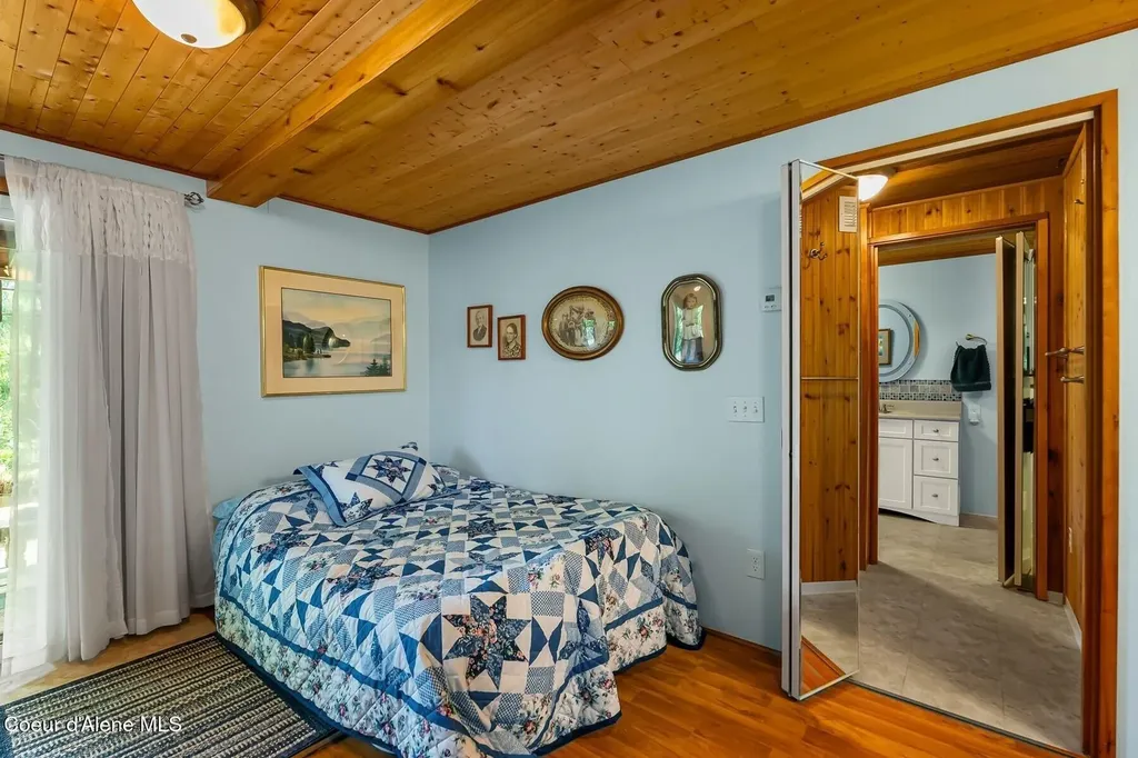 446 Hummingbird Drive Sandpoint ID 83864