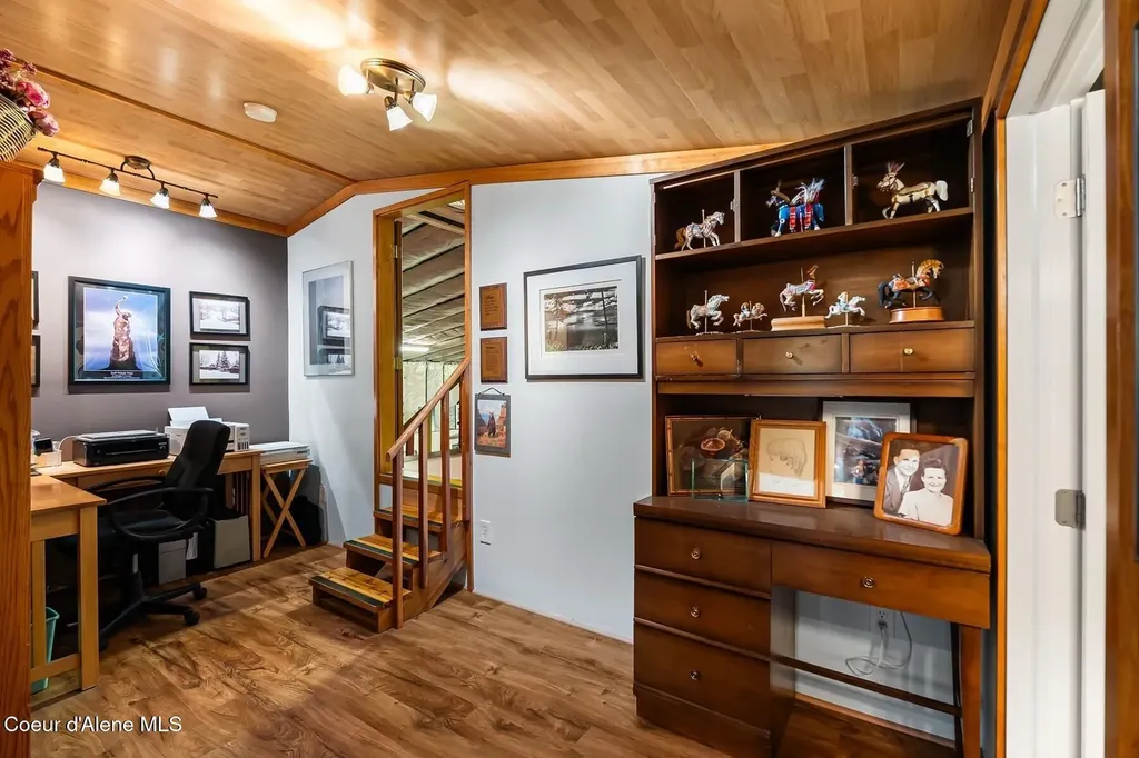 446 Hummingbird Drive Sandpoint ID 83864