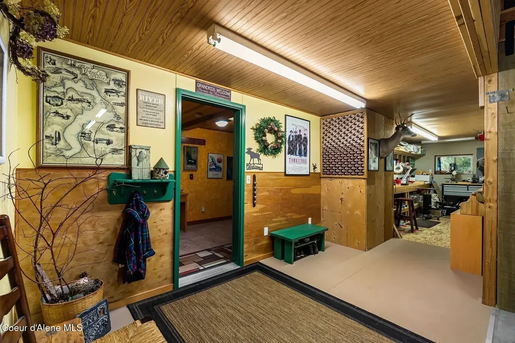 446 Hummingbird Drive Sandpoint ID 83864