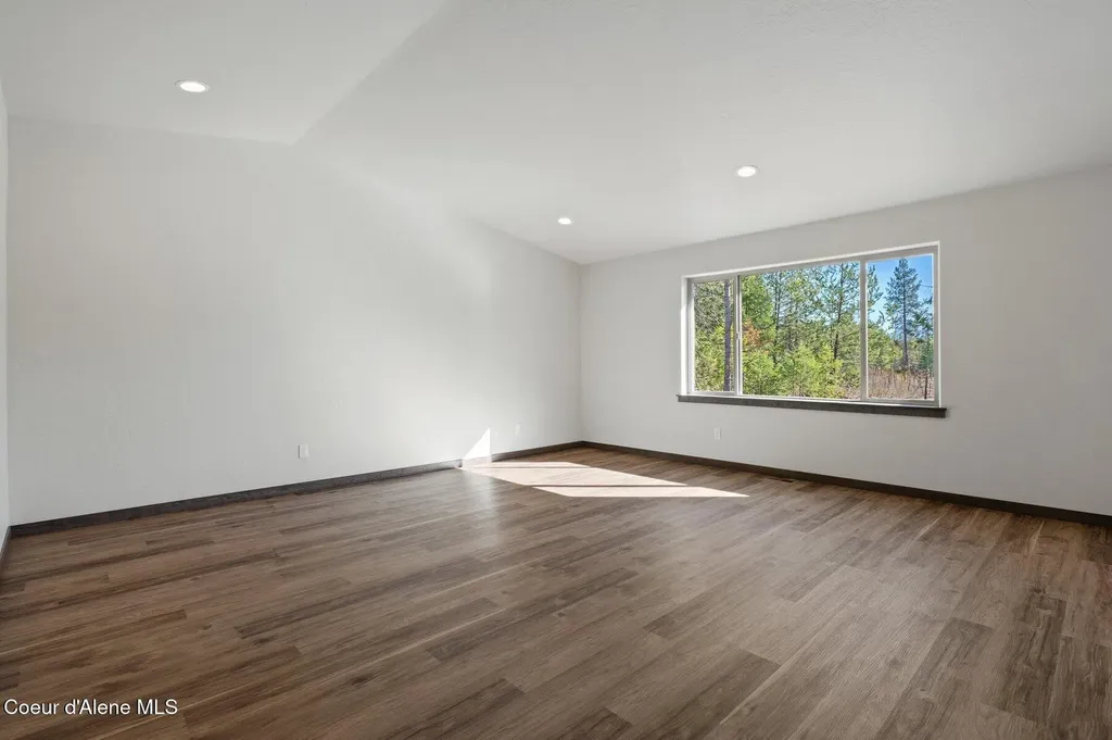 25833 N Dickens Road Athol ID 83801