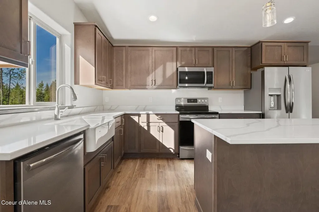 25833 N Dickens Road Athol ID 83801