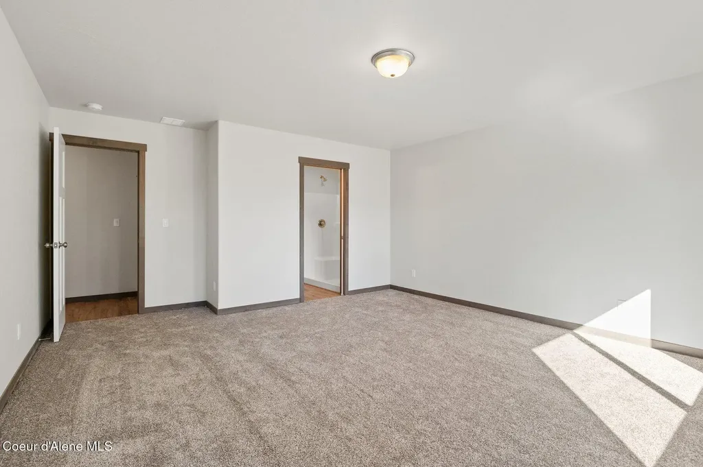 25833 N Dickens Road Athol ID 83801