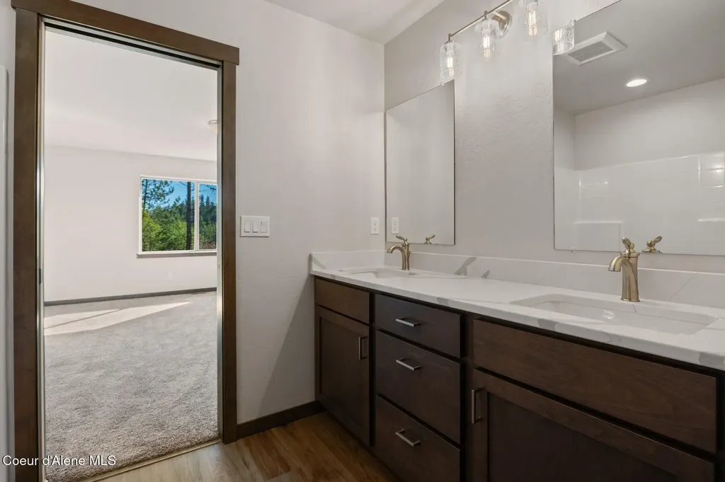 25833 N Dickens Road Athol ID 83801