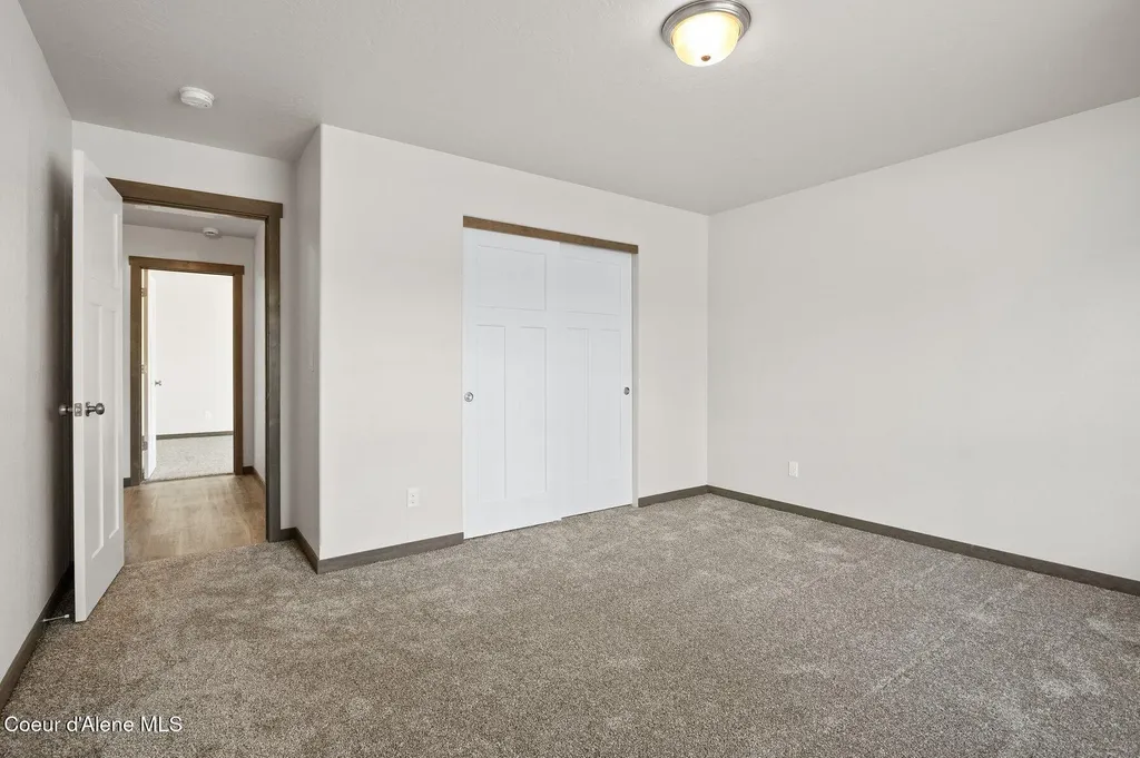 25833 N Dickens Road Athol ID 83801