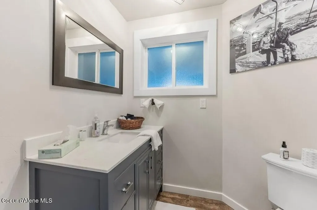 423/431 Lakeshore Drive Sagle ID 83860