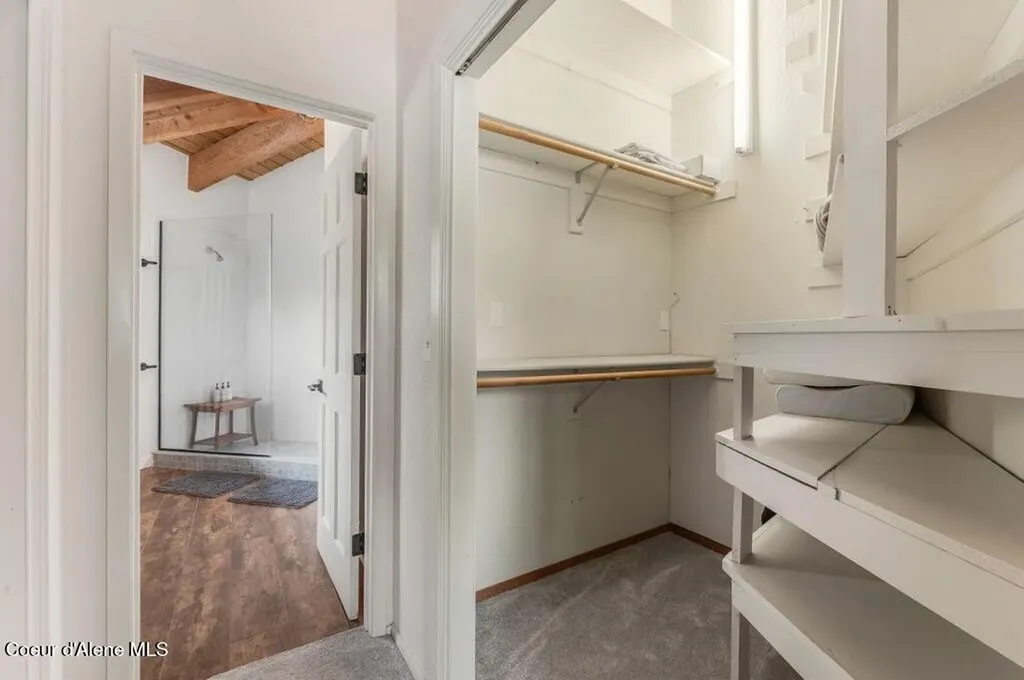 423/431 Lakeshore Drive Sagle ID 83860