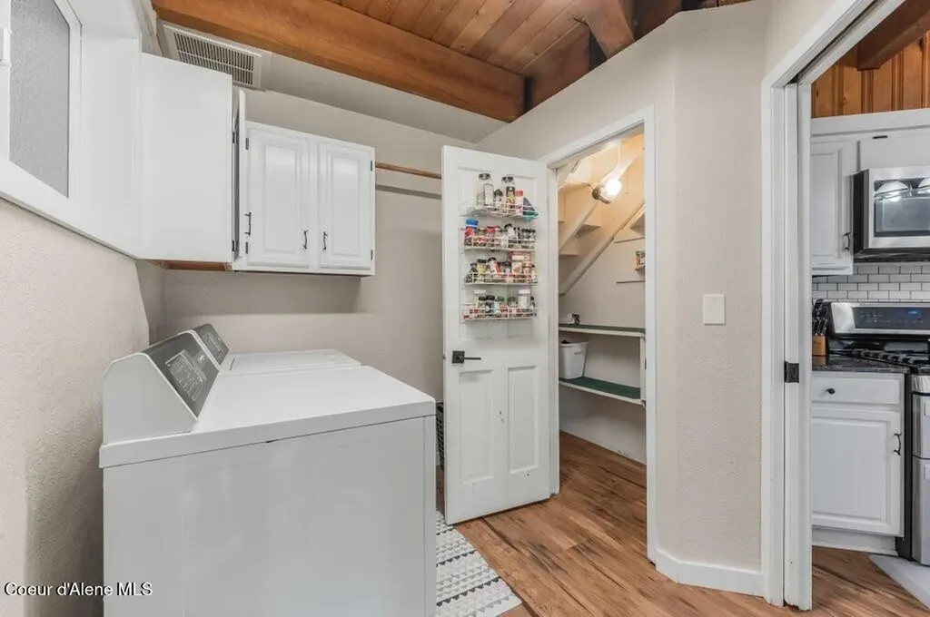 423/431 Lakeshore Drive Sagle ID 83860