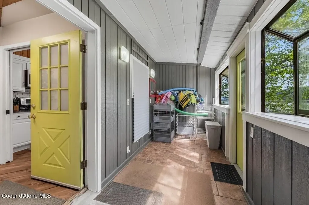423/431 Lakeshore Drive Sagle ID 83860
