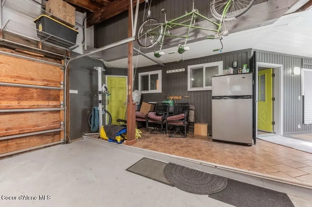 423/431 Lakeshore Drive Sagle ID 83860