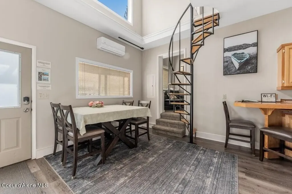 423/431 Lakeshore Drive Sagle ID 83860