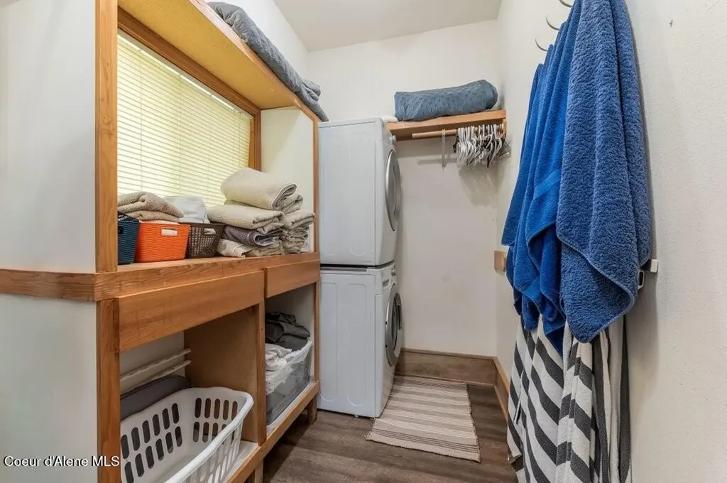 423/431 Lakeshore Drive Sagle ID 83860