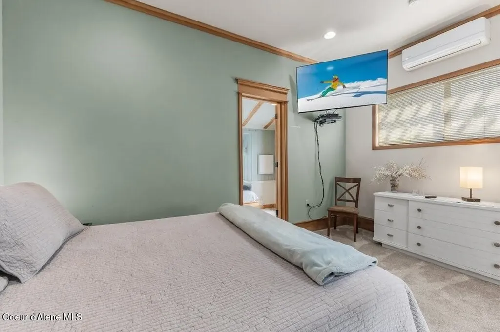 423/431 Lakeshore Drive Sagle ID 83860