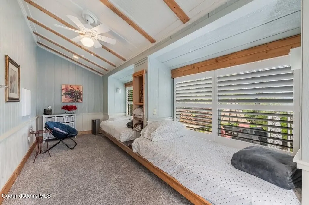 423/431 Lakeshore Drive Sagle ID 83860