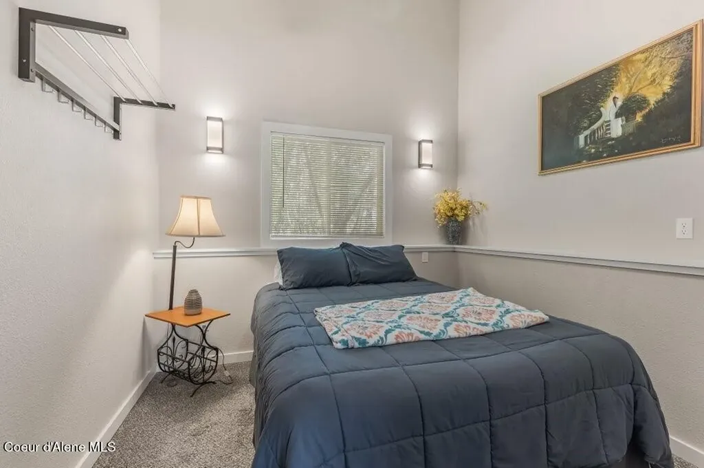 423/431 Lakeshore Drive Sagle ID 83860