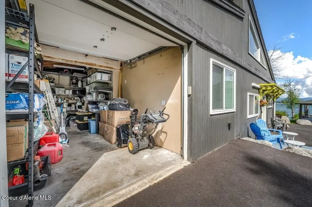 423/431 Lakeshore Drive Sagle ID 83860