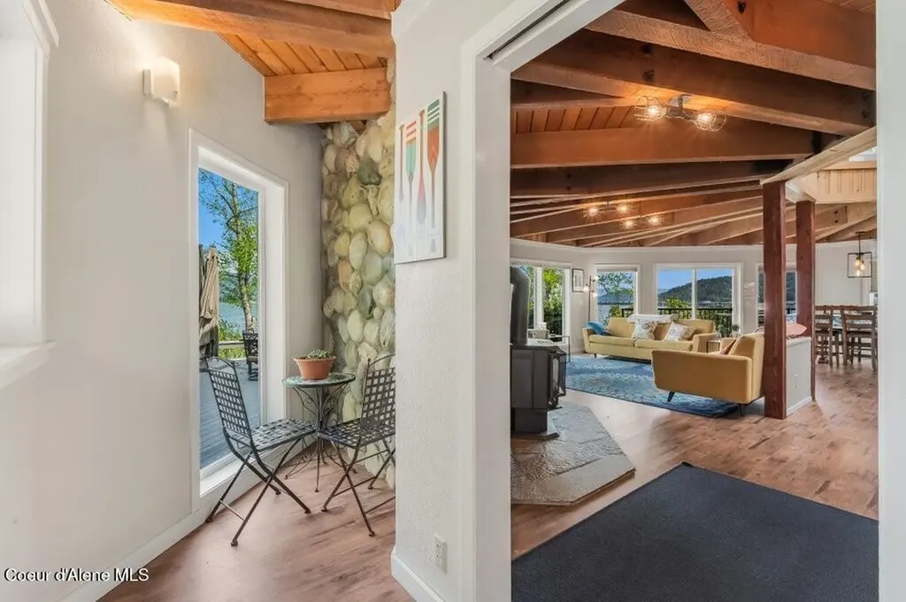 423/431 Lakeshore Drive Sagle ID 83860