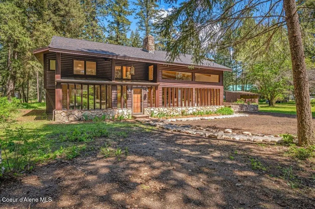 8473 E Apache Trail Athol ID 83801