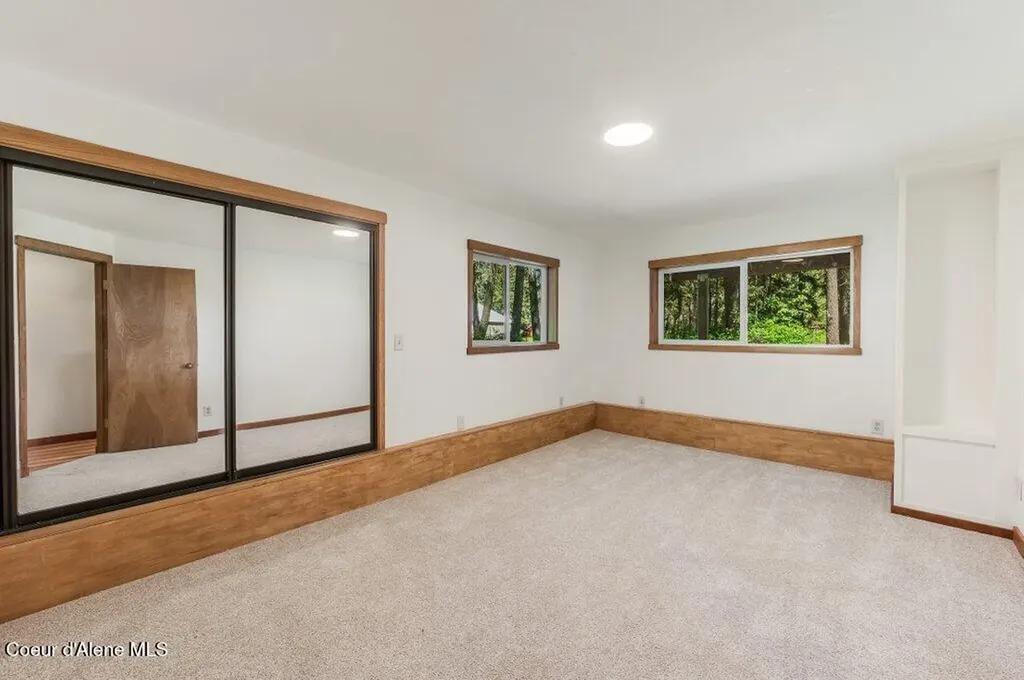 8473 E Apache Trail Athol ID 83801