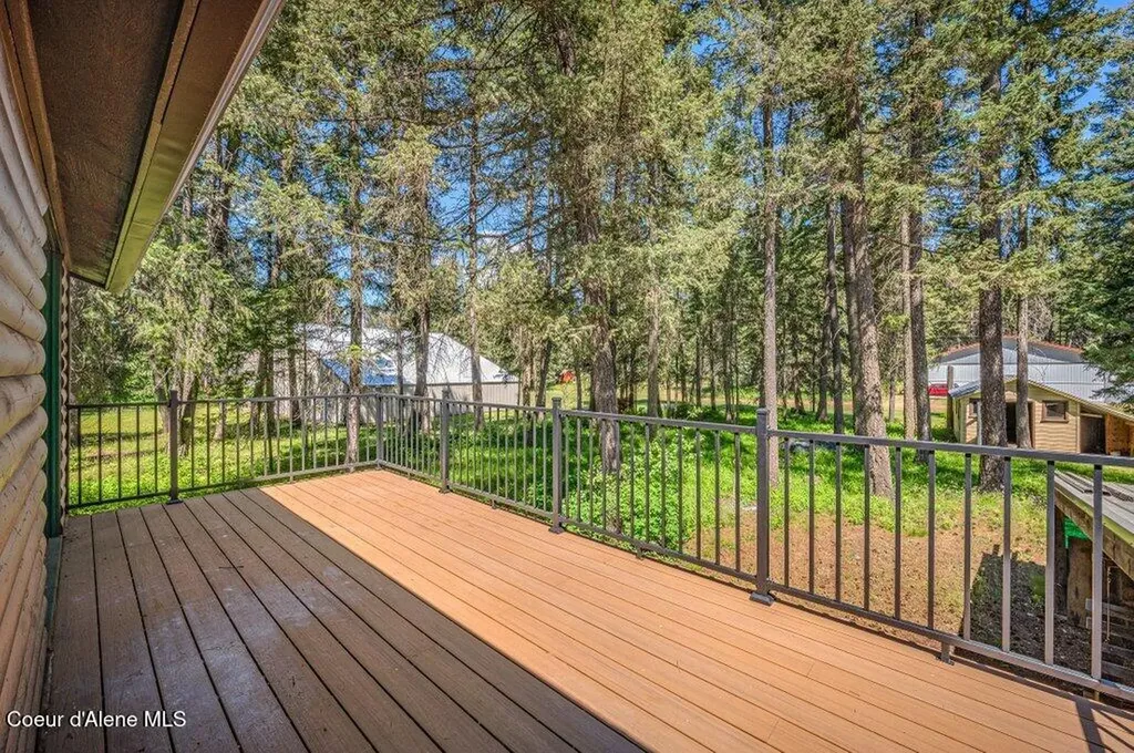 8473 E Apache Trail Athol ID 83801