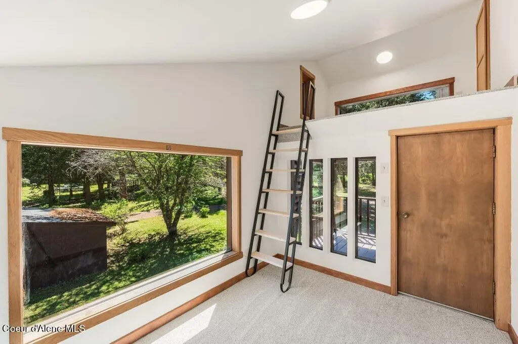 8473 E Apache Trail Athol ID 83801