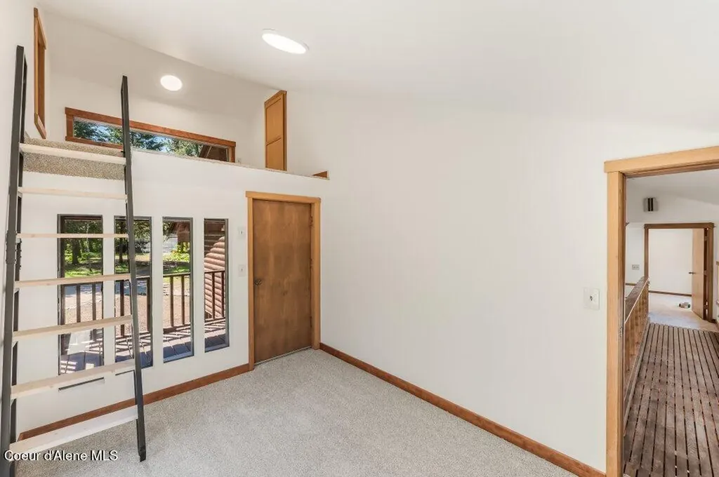 8473 E Apache Trail Athol ID 83801