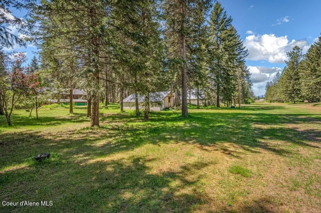 8473 E Apache Trail Athol ID 83801