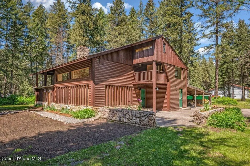 8473 E Apache Trail Athol ID 83801