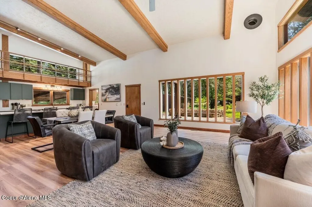 8473 E Apache Trail Athol ID 83801