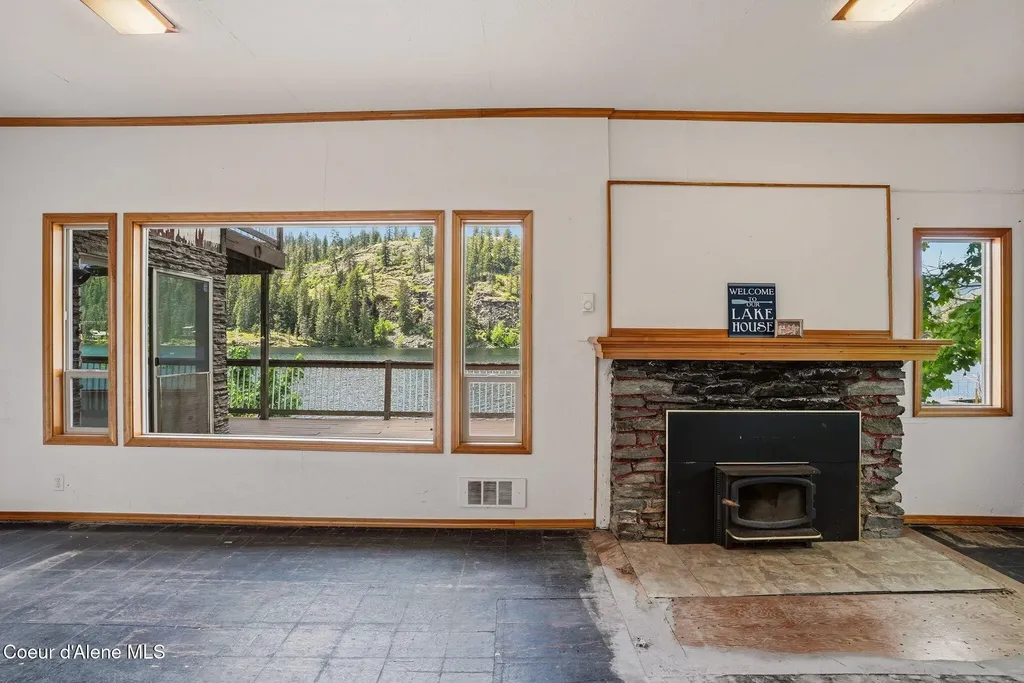 24305 N Lakeview Boulevard Rathdrum ID 83858