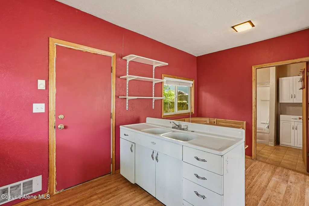 24305 N Lakeview Boulevard Rathdrum ID 83858